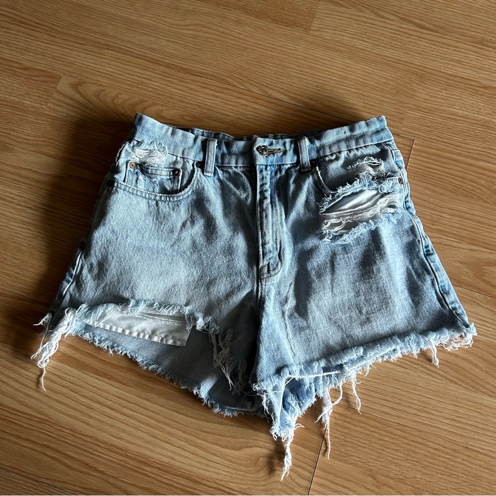 American Eagle Strigid Curvy 90s Boyfriend Jean Shorts Size 6